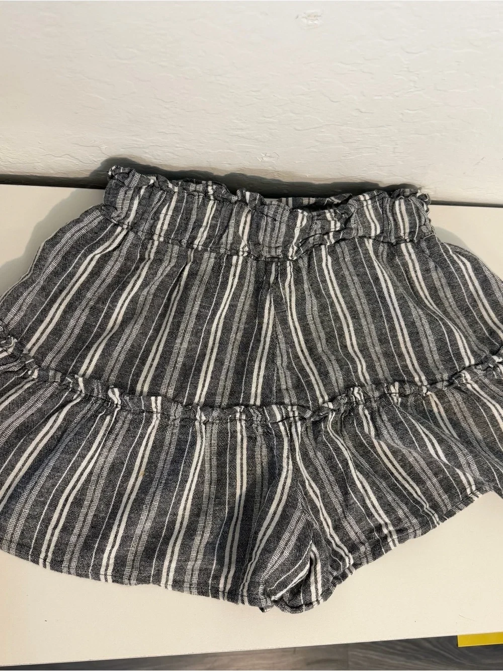 Vanilla Star Black & White Striped Ruffle Skort Shorts, linen & Rayon, Small